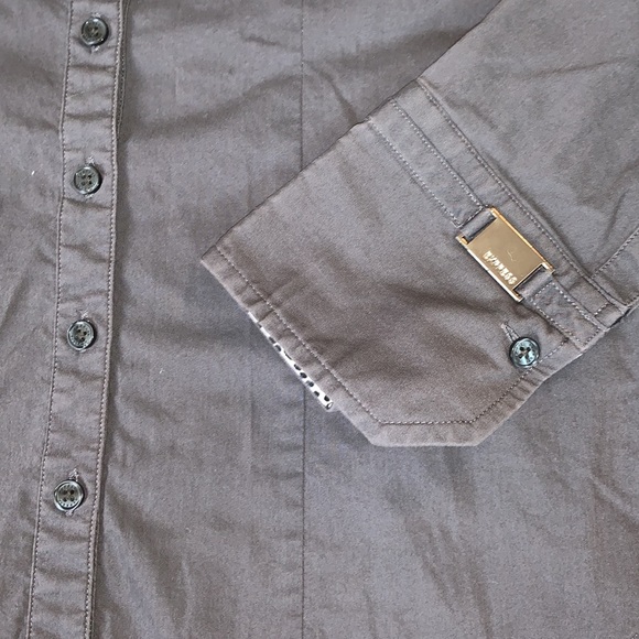 Express - Women’s XS, gray button down. Black and white accents - Picture 3 of 6